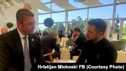 Средба на премиерот Мицкоски со претседателот Зеленски, на Самитот на Европската политичка заедница во Лондон, 18.7.2024
