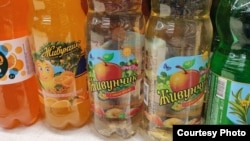 Напій, що імітує український «Живчик», на полицях супермаркетів на окупованій території Донеччини