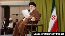 خامنه‌ای در دیدار با مداحان و شعرای حکومتی، ۱۳ دی‌ماه