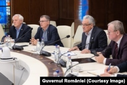 Liderii sindicatelor din învățământ la negocieirile cu guvernul din 21 mai.