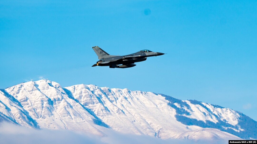  F-16 учагы