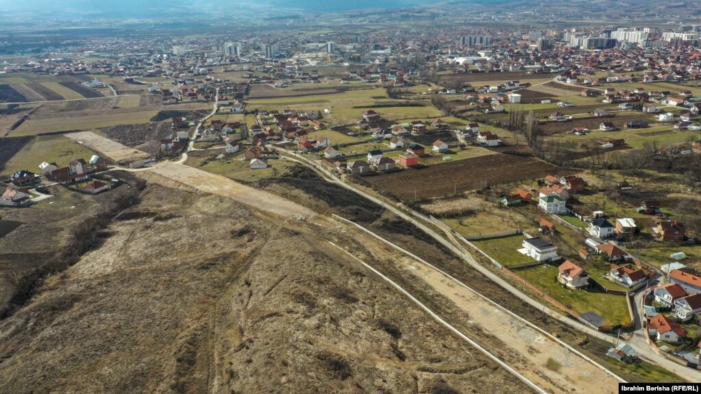 Me telashe të ndryshme u përball edhe ndërtimi i autostradës Prishtinë-Gjilan.  