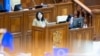 Deputata PAS, Veronica Roșca, autoarea versiunii noi a legislației pentru judecarea dosarelor anticorupție, vorbind la tribuna parlamentului (fotografie de arhivă) 