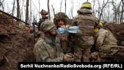 უკრაინელი მეომრები ბახმუტის არეალში კონტრშეტევის დროს. მაისი, 2023 წელი