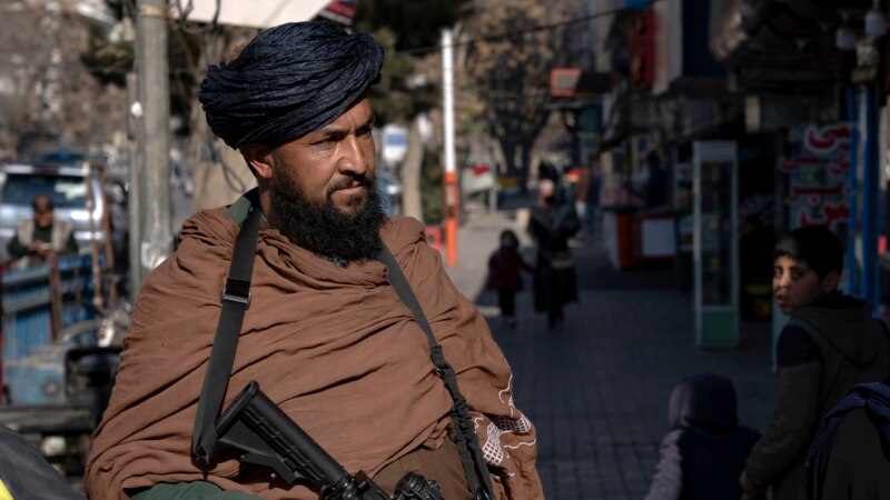 Талибанците јавно егзекутираа две лица за убиство