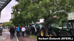 Poljoprivrednici u Novom Sadu poručuju da ne odustaju od svojih zahteva.