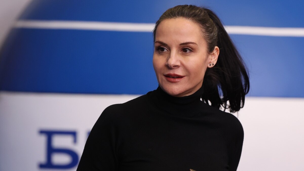 Познавате я от GPS навигацията, рекламите по телевизията и цял