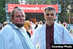 Сергій Архипчук (ліворуч) і Олександр Гаврош на «Коронації слова», 2011 рік