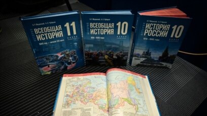 Пет месеца Толкова е отнело на Русия да пренапише учебниците