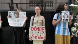 Пикеты в поддержку Седы у российского посольства в Буэнос-Айресе