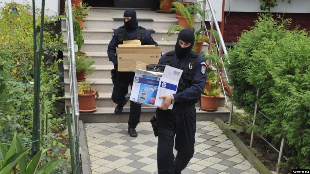 Imagine generică din timpul unor percheziții efectuate de DNA. 