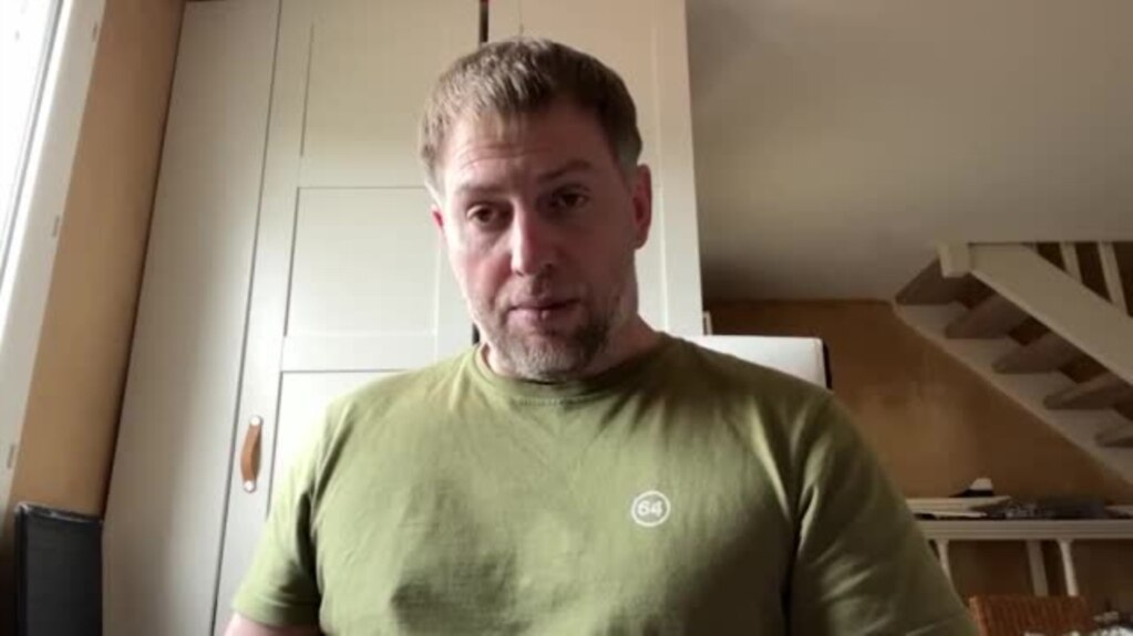 Осечкин считает, что Россия уже построила целую систему, которая ломает людей и отправляет на войну