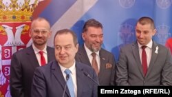 Ministar vanjskih poslova Srbije Ivica Dačić, počasni konzul Dejan Ljevnić, ministar vanjske trgovine i ekonomski odnose BiH Staša Košarac.