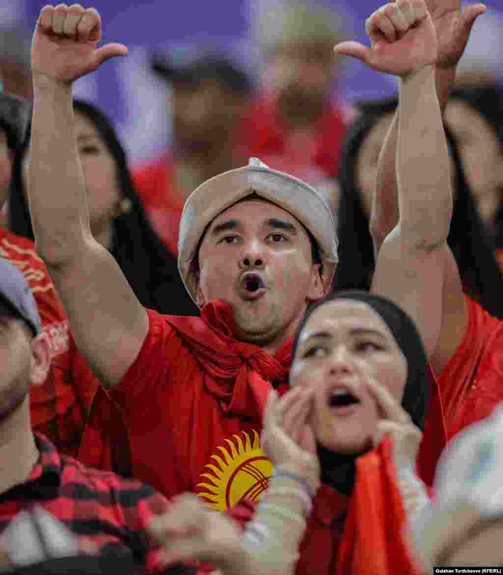 Кыргызстан курама командасы тайпалык баскычта алгач Тайландга 2:0, Сауд Арабиясына да ушундай эле эсеп менен жеңилген.