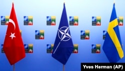 Zastave Turske, NATO-a i Švedske na mjestu održavanja samita NATO-a u Vilniusu, Litvanija, 10. jula 2023.