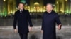 Өзбекстандын лидери Шавкат Мирзиёев менен Франциянын президенти Эммануэл Макрон Самаркандда, 1-ноябрь, 2023-жыл.