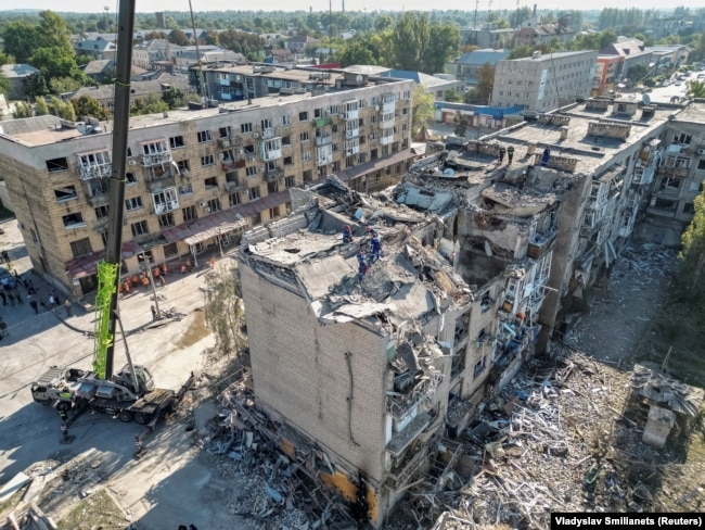 Последствия обстрела Покровска 8 августа 2023 года, когда российские войска применили тактику двойного удара