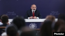 Премьер-министр Армении Никол Пашинян дает пресс-конференцию. Ереван, 25 июля 2023 г. 