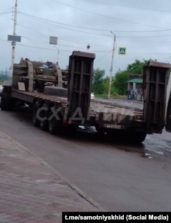 Російська військова техніка в окупованій Брянці, фото з телеграм-каналу Артема