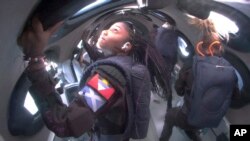 Putnici na prvom svemirskom turističkom letu, u letjelici Virgin Galactica, 10. avgust 2023.
