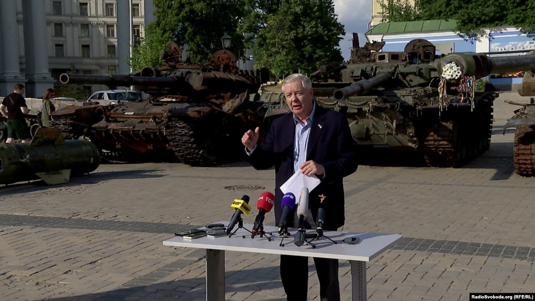 Recent, senatorul republican Lindsey Graham a vizitat Kievul.