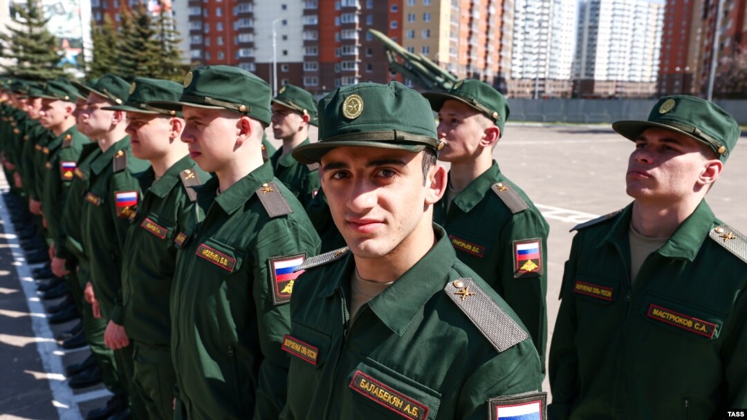 Conscript soldiers, who are not legally involved in the war, are pressured to sign up as contract soldiers, thus becoming eligible to be sent to the front line. (file photo)
