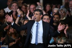 سوناک در یک سخنرانی انتخاباتی در روز سه‌شنبه ۱۲ تیر