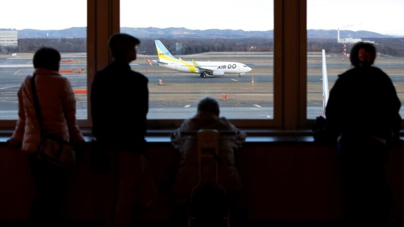 Boeing 737 u Japanu se vratio na aerodrom zbog pukotine na prozoru pilotske kabine 
