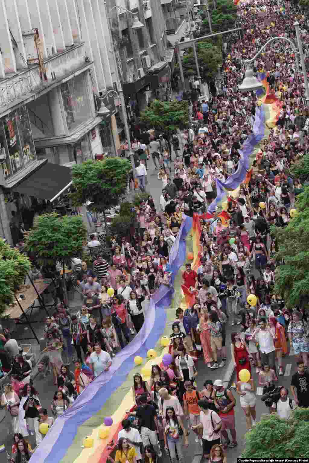 Calea Victoriei în timpul marșului Bucharest Pride 2023.