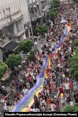 Calea Victoriei în timpul marșului Bucharest Pride 2023.
