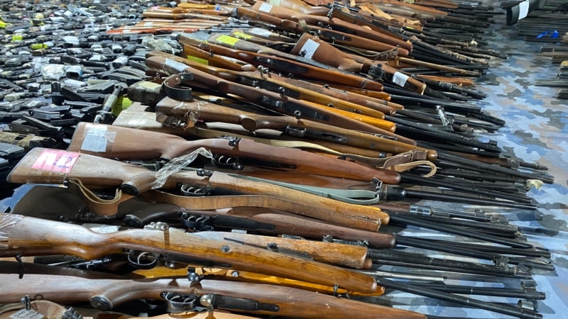 Građani Srbije predali 13.500 komada oružja