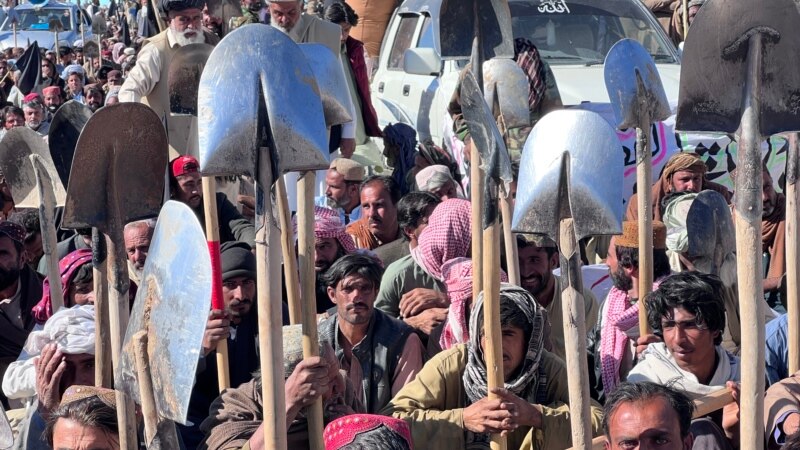 د بلوچستان کروندګرو د برېښنا د کمي پرضد احتجاجي پرلت پای ته رسولی دی