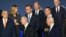 Csoportképhez állnak fel a NATO-tagországok állam- és kormányfői az idén 75 éves védelmi szövetség washingtoni csúcstalálkozóján, 2024. július 9-én