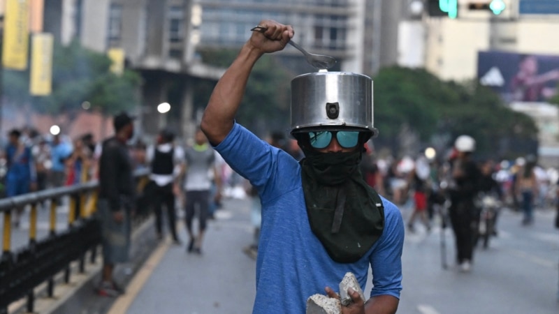 عکس‌هایی از اعتراضات انتخاباتی در ونزوئلا و سرکوب آن