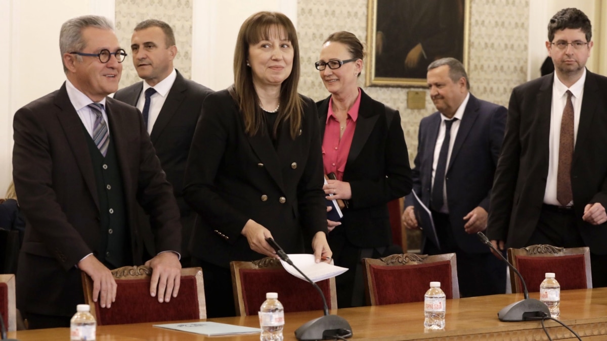 ДПС подкрепя кабинет на ГЕРБ с номинираната за министър-председател евродепутатка