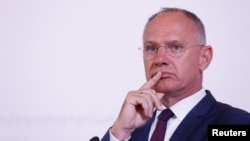 Ministrul austriac de Interne, Gerhard Karner, spune că mai întâi trebuie văzut cum funcționează integrarea maritimă și aeriană în Schengen a României și Bulgariei, începând cu 31 martie.