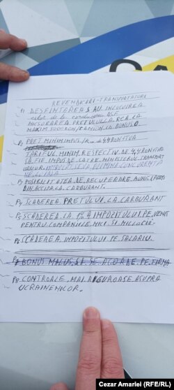 La Afumați, lângă București, protestatarii întocmesc în continuare liste de revendicări.