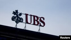 UBS, cea mai mare bancă din Elveția a preluat în extremis banca rivală Credit Suisse la mijlocul lunii martie, după ce autoritățile elvețiene au oferit garanții financiare substanțiale, 19 martie 2023.