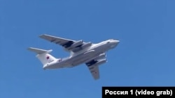 Проліт літака, який пілотував В.Левченко, над Москвою 9 травня 2020 (борт 42)