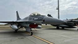 Video | Piloți români, turci și francezi de avioane F-16 se antrenează la Baza Aeriană Fetești