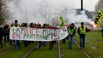 Във Франция започнаха десети поредни стачки и протести от януари
