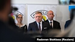 Robert Fico na pres-konferenciji prije napada u Handlovi, Slovačka, 15. maja 2024.