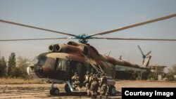 O imagine din 2017 cu elicopterul distrus duminică la Tiraspol. Guvernul de la Chișinău a declarat că incidentul este „o tentativă de a provoca frică și panică în regiune”.