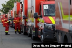 Câteva zeci de ambulanțe SMURD au preluat rezidenții din căminele groazei din Voluntari și Afumați.