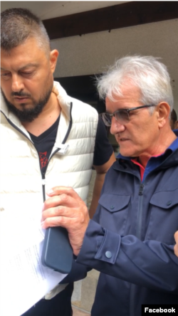  Николай Бареков и Рамадан Аталай преглеждат хипотетичния контракт на Доган за прилагане на парцела в „ Бояна “, 30 август 2024 година 