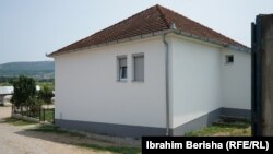 Shtëpia ku më 1998 ishin djegur Brahim Ukaj e Bajram Kastrati.