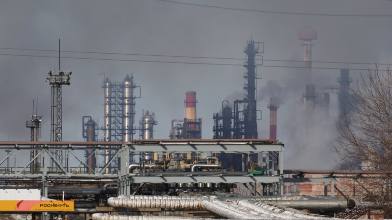 უკრაინული მხარე ადასტურებს რუსეთის ორ ნავთობგადამამუშავებელ ქარხანაზე შეტევას
