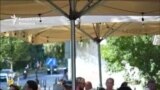  „Ca un pai în ochi”. Un tătar din Crimeea a deschis un restaurant în fața ambasadei Rusiei de la Varșovia 