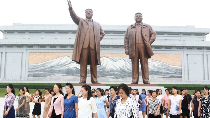 Kim Jong Un a avut oaspeți chinezi și ruși la parada care marchează a 75-a aniversare a Coreei de Nord