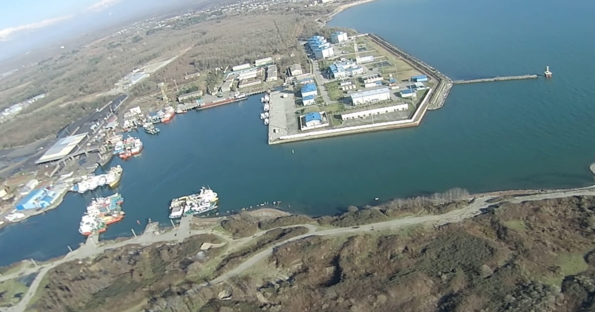 სუსის ვარაუდით, ოჩამჩირეში რუსეთი არა სამხედრო საზღვაო-ფლოტის მუდმივ ბაზას, არამედ საკონტეინერო გადაზიდვის ტერმინალს ამზადებს